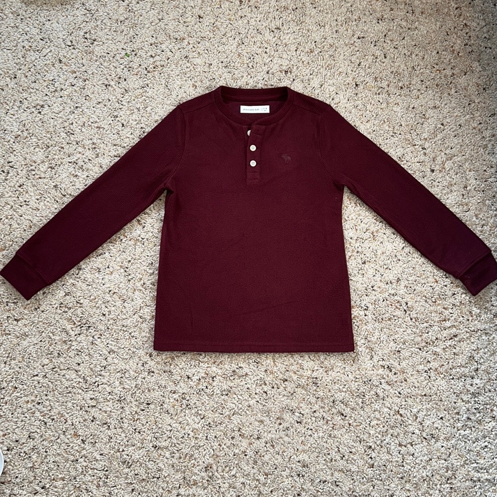 Boys Abercrombie cozy long sleeve 3 button top.